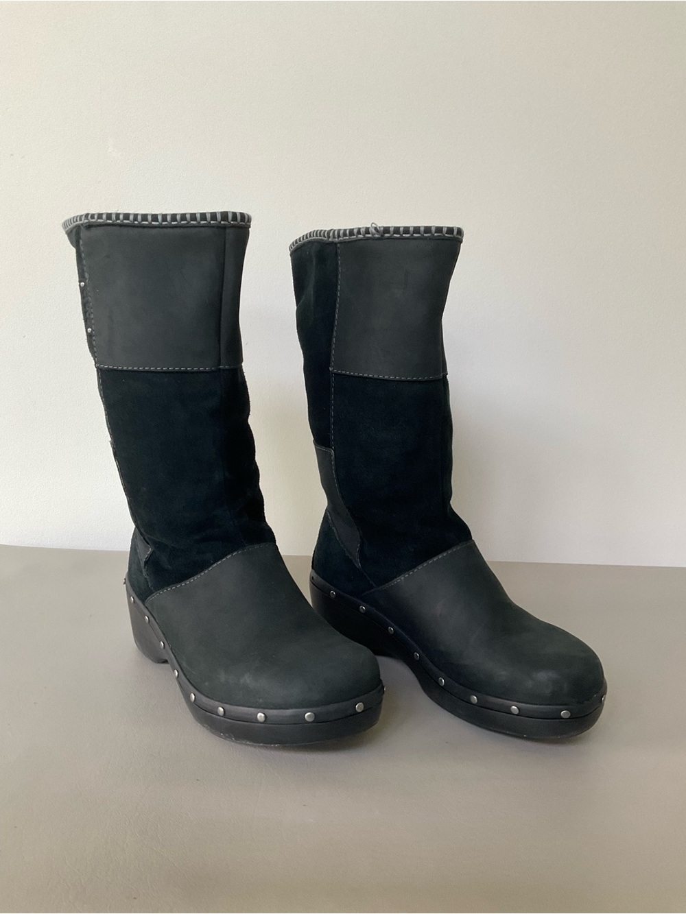 CROCS, Black Comfy Boots